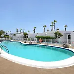 Puerto Chico N דירה